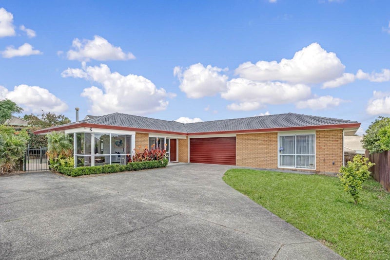 27 Eiger Place, Northpark, Auckland - Carousel 1