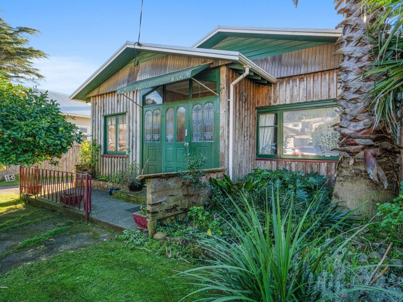 8 Harbour Street, Moturoa, New Plymouth - Carousel 1