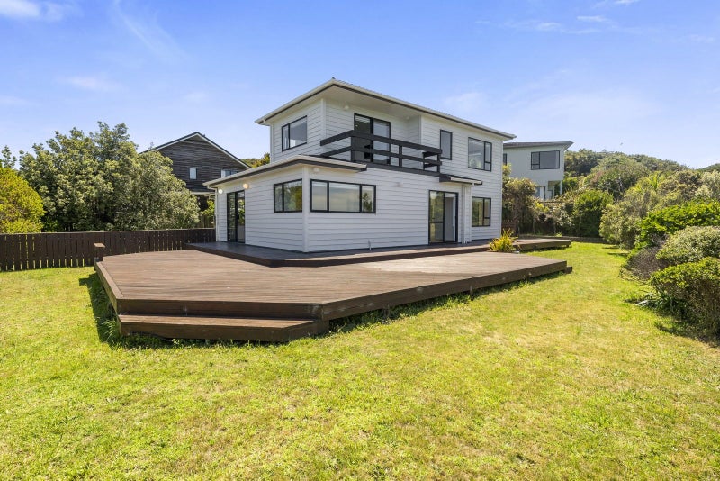 15 Bury Grove, Strathmore Park, Wellington - Carousel 2