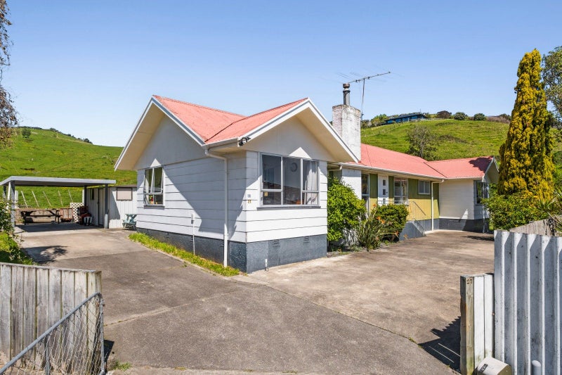 27 Einstein Street, Outer Kaiti, Gisborne - Carousel 1