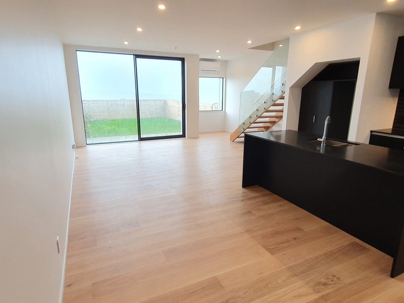 78 Orangi Kaupapa Road, Northland, Wellington - Carousel 2