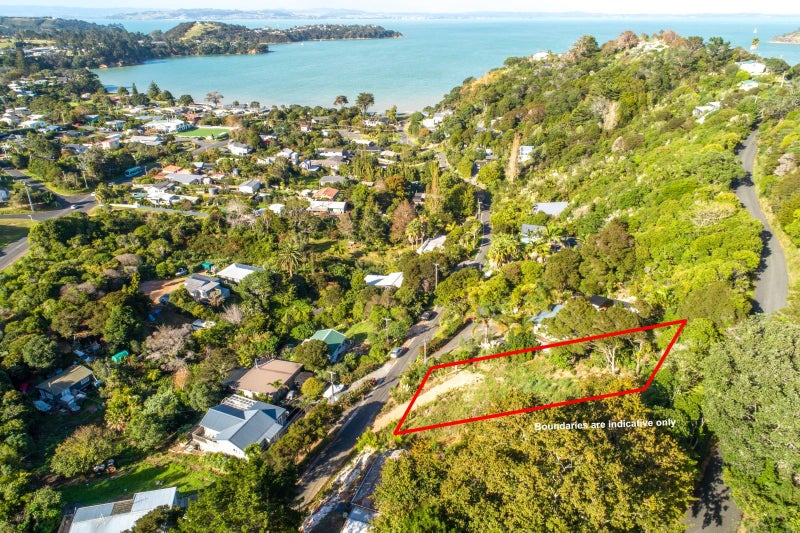 4 Lannan Road, Surfdale, Waiheke Island - Carousel 1