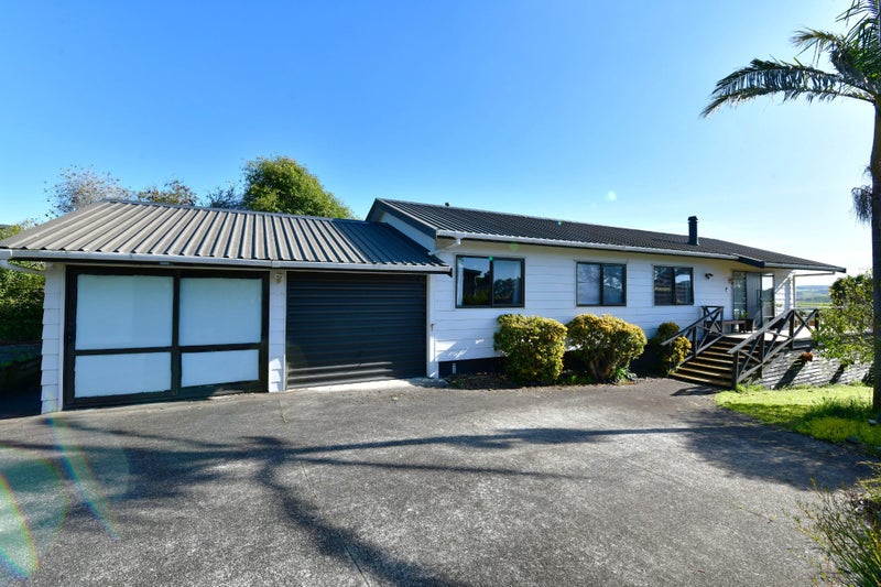 5 Kaipara Crescent, Helensville, Helensville - Carousel 1