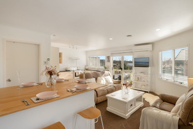 1 Jonathon Street, Brookfield, Tauranga - Carousel 1