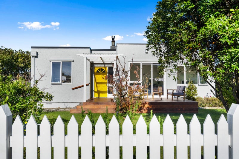 6 Dolbel Street, Taradale, Napier - Carousel 1