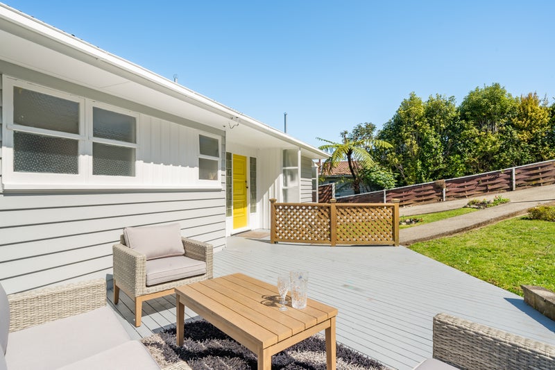 10 Major Drive, Kelson, Lower Hutt - Carousel 2