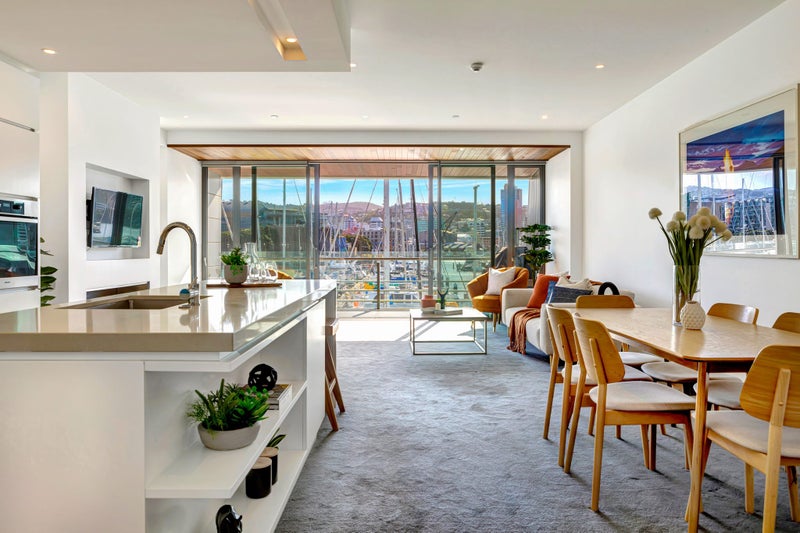 1B/2 Clyde Quay Wharf, Te Aro, Wellington - Carousel 1