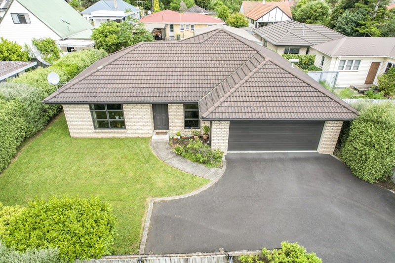 20A Bains Avenue, Hamilton East, Hamilton - Carousel 2