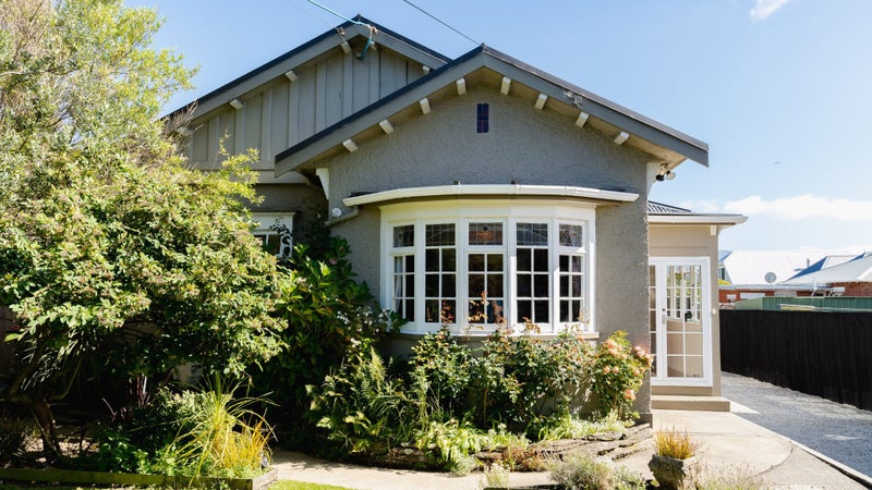 166 Victoria Road, Saint Clair, Dunedin - Carousel 1