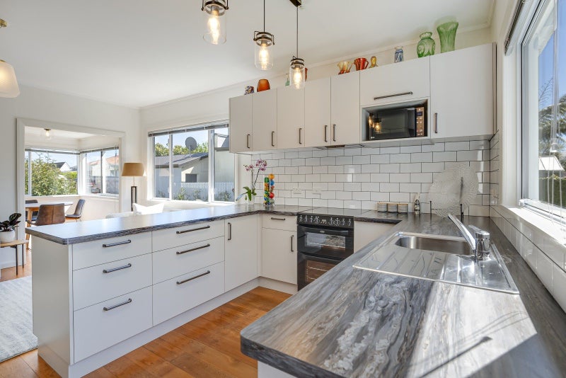 17 Tasman Street, The Wood, Nelson - Carousel 1