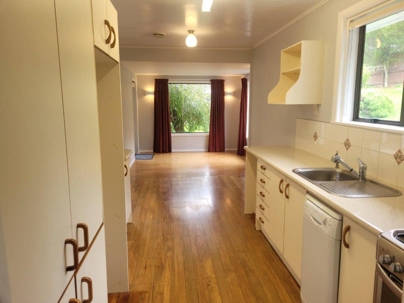 10 Camden Street, Vogeltown, New Plymouth - Carousel 2