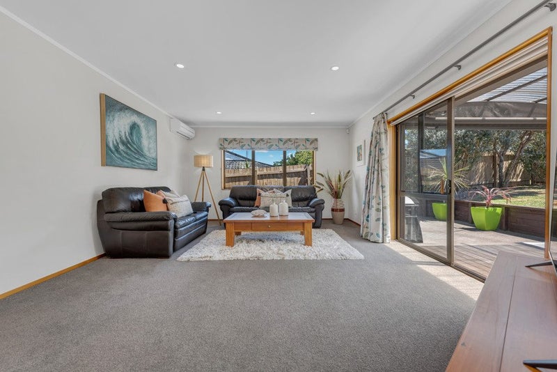 54 Channing Crescent, Botany Downs, Auckland - Carousel 38