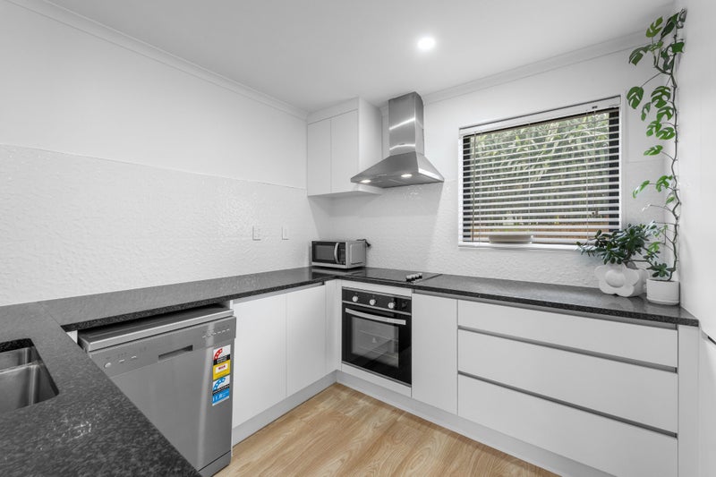 6/116 Buckland Road, Mangere East, Auckland - Carousel 2