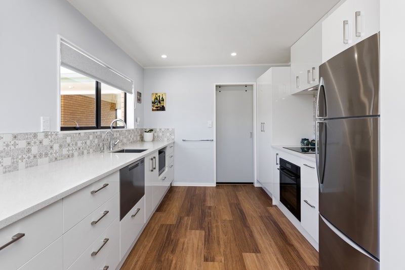 68A TOM PARKER Avenue, MAREWA, NAPIER - Carousel 2