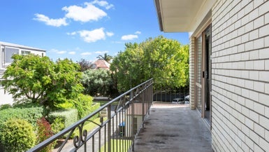 7/21 Vale Road, St Heliers, Auckland - Carousel 1