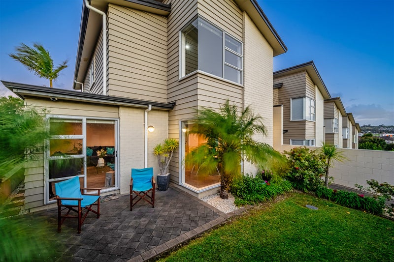 50 Topland Drive, Flat Bush, Auckland - Carousel 1