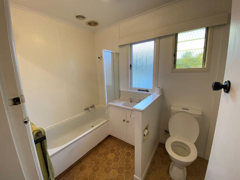 2 Grange Road, Otumoetai, Tauranga - Carousel 9