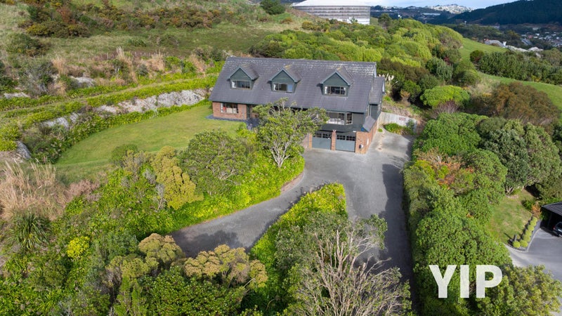 85 Woodman Drive, Tawa, Wellington - Carousel 1