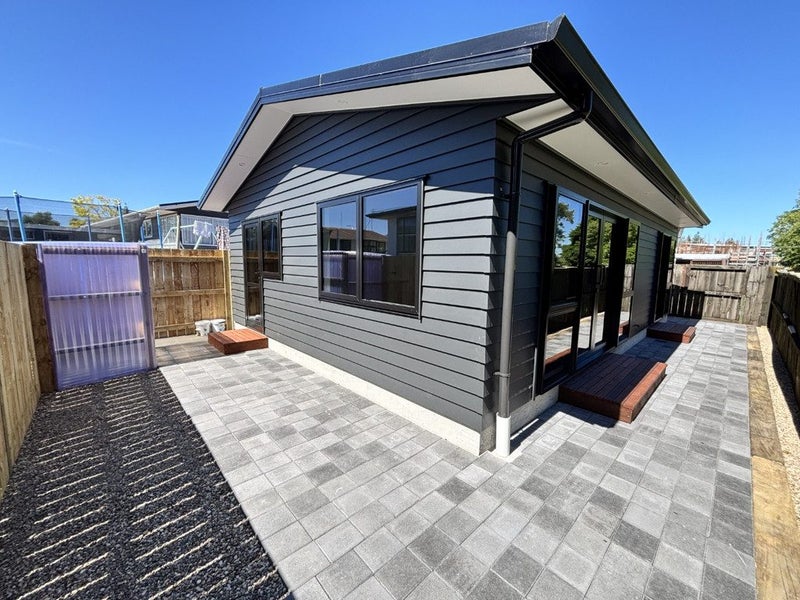 9 Crescent Court, Melville, Hamilton - Carousel 2