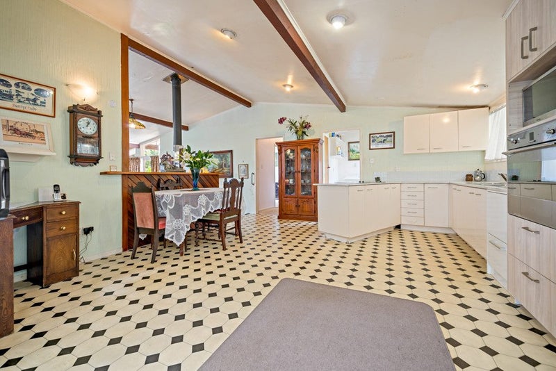 21 Ashcroft Avenue, Mangere Bridge, Auckland - Carousel 2