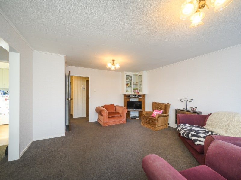 1 Burfield Place, Awapuni, Palmerston North - Carousel 2
