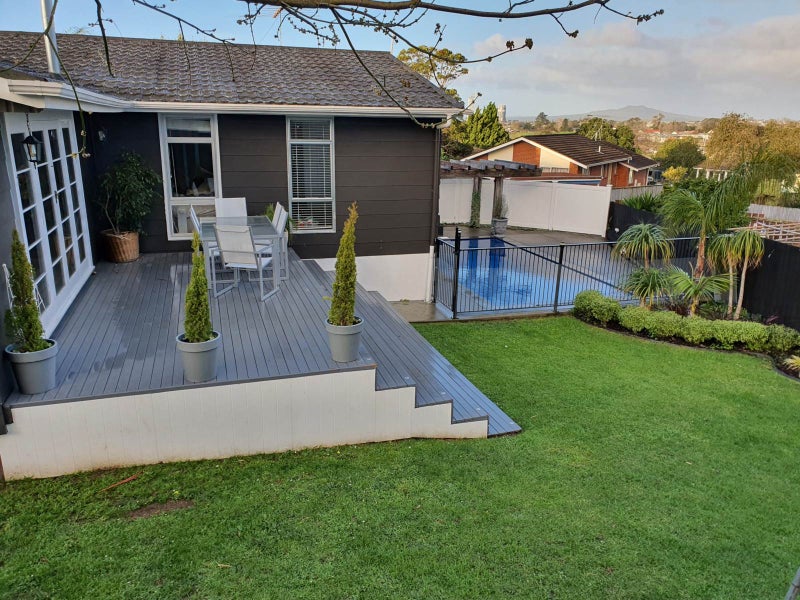 2/84 Greenslade Crescent, Northcote, Auckland - Carousel 1