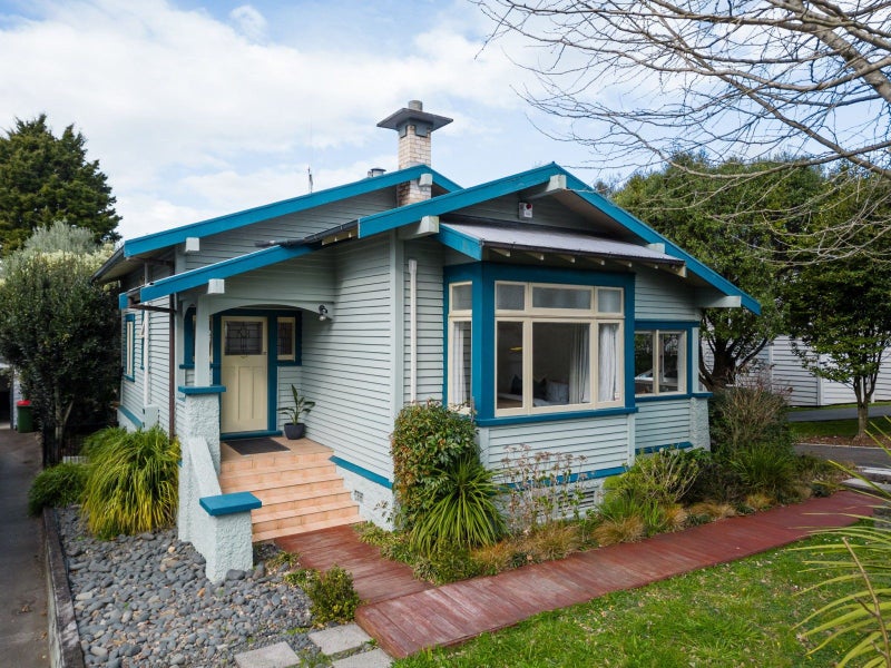 218 River Road, Claudelands, Hamilton - Carousel 1