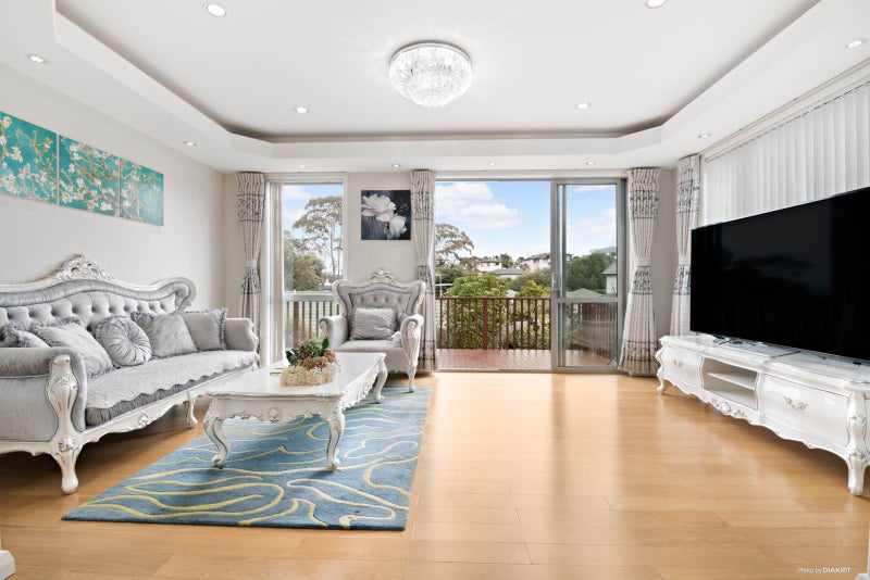 94 Rising Parade, Fairview Heights, Auckland - Carousel 2