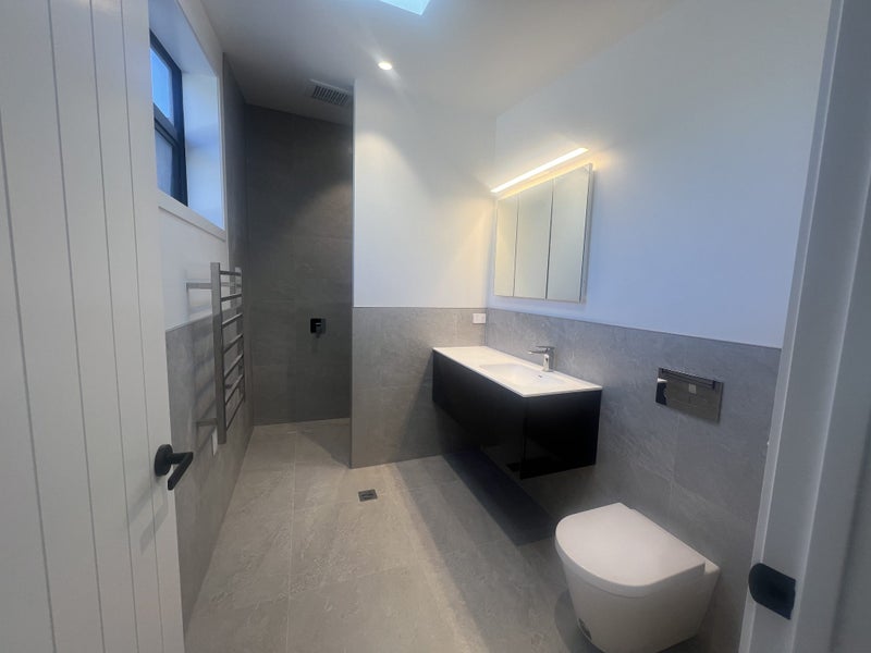 4 Red Deer Rise, Kelvin Heights, Queenstown - Carousel 10