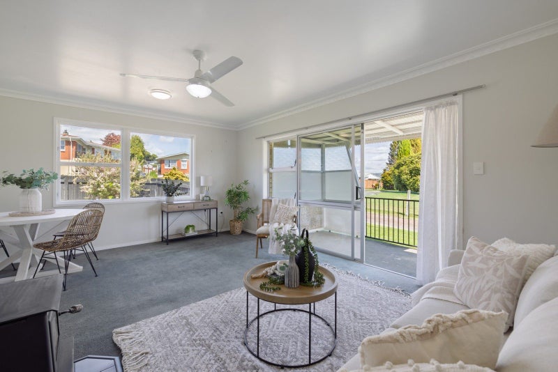 3 Wayne Place, Judea, Tauranga - Carousel 1