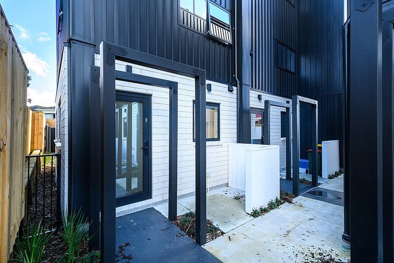 11/59 Neil Avenue, Te Atatu Peninsula, Auckland - Carousel 11