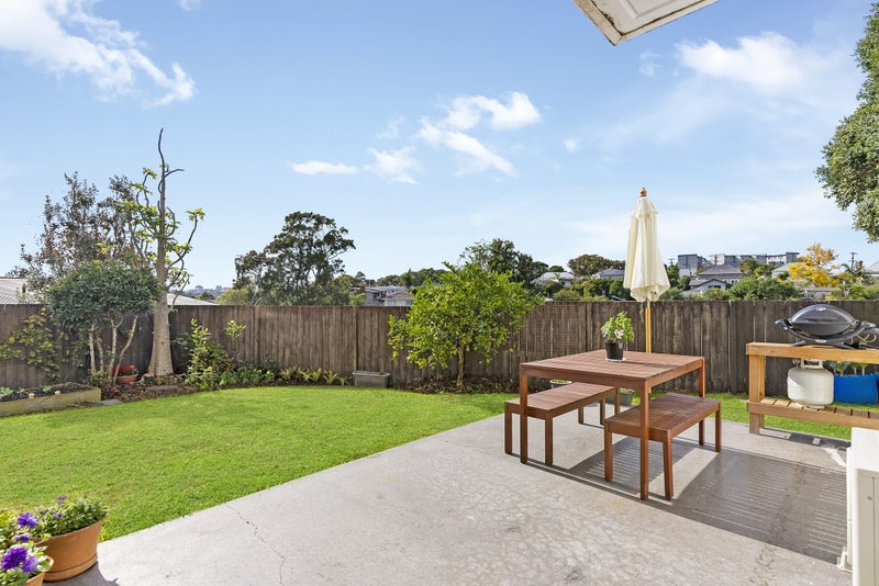 1/21 Finch Street, Western Springs, Auckland - Carousel 2