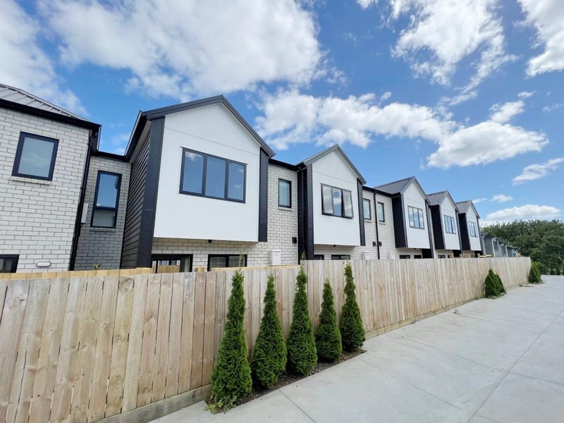 3/12 Charlemont Street, Whitiora, Hamilton - Carousel 13