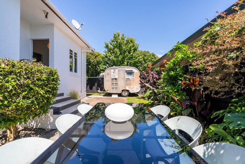 1/115 Shakespeare Rd, Milford, North Shore City - Carousel 33