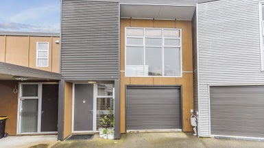 37C Gurkha Crescent, Khandallah, Wellington - Carousel 1