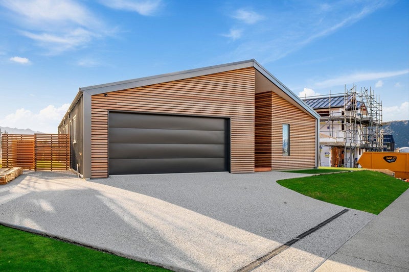 15 Marjon Drive, WANAKA - Carousel 1