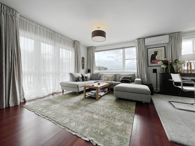 95 Beazley Avenue, Paparangi, Wellington - Carousel 2