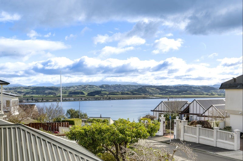 121 Thompson Road, Bluff Hill, Napier - Carousel 2