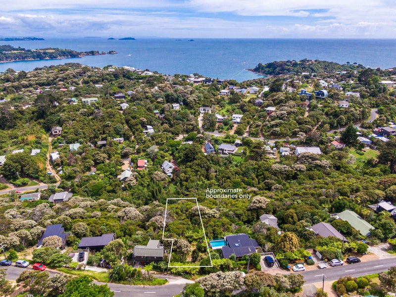 7 Pacific Parade, Surfdale, Waiheke Island - Carousel 2