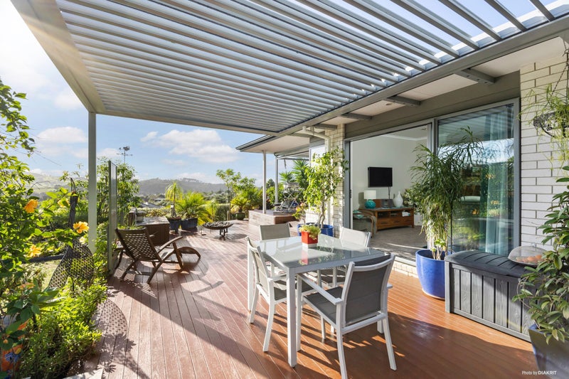 8 Fendalton Place, Hatfields Beach, Orewa - Carousel 1