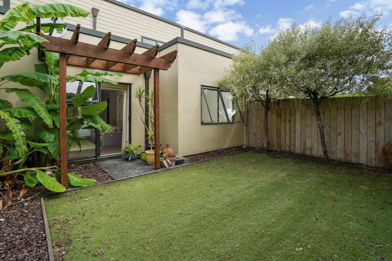 19 Gunner Drive, Te Atatu Peninsula, Auckland - Carousel 2
