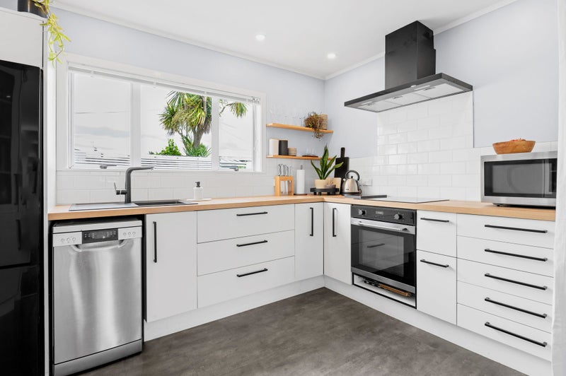 77 Nixon Street, Hamilton East, Hamilton - Carousel 2