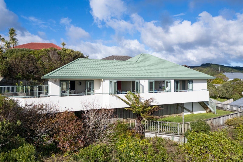 1 Becker Way, Karori, Wellington - Carousel 2