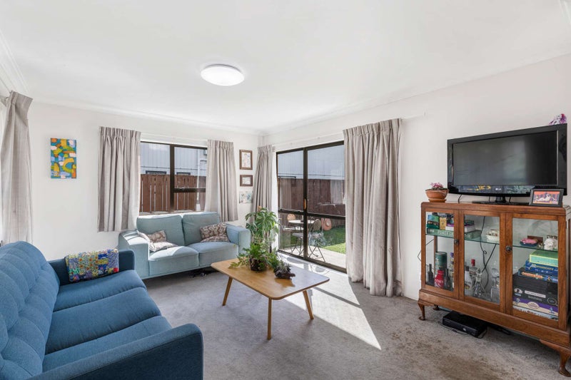 2/327 Great South Road, Papakura, Auckland - Carousel 2