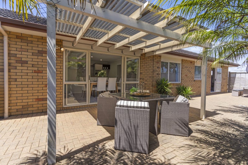 17 Villino Place, Randwick Park, Auckland - Carousel 2