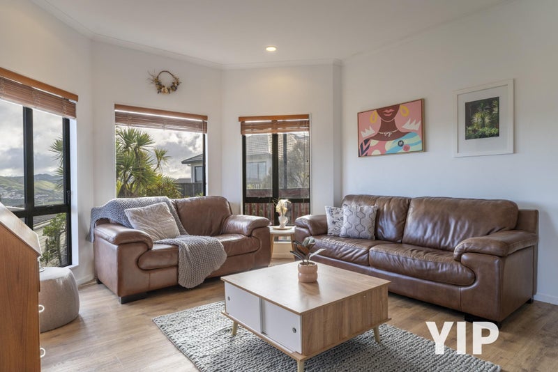 21 Pelorous Street, Paparangi, Wellington - Carousel 2