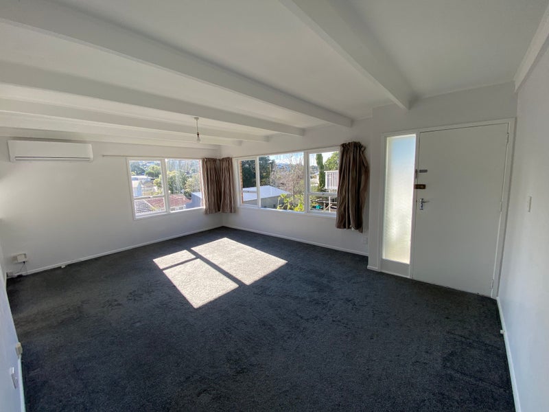 1/9 Ayton Drive, Totara Vale, Auckland - Carousel 2