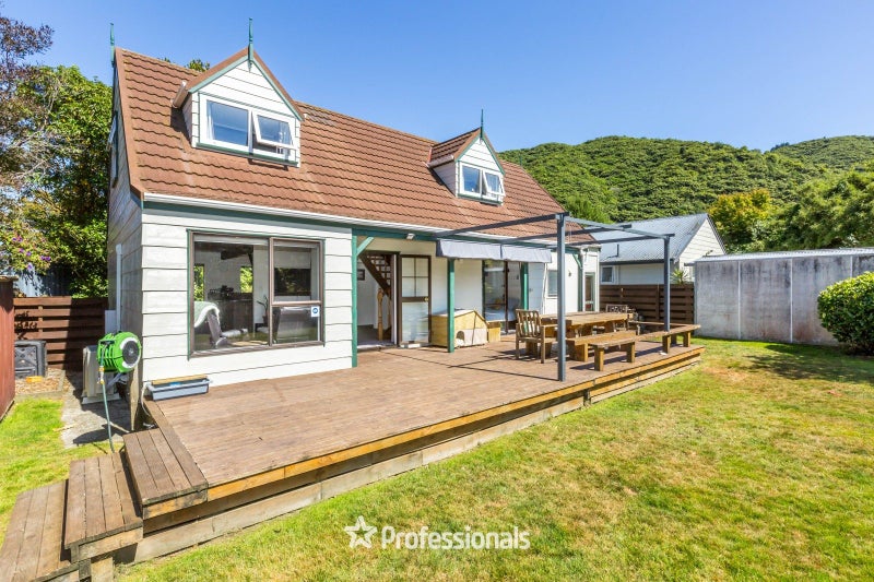 58 Larchmont Grove, Totara Park, Upper Hutt - Carousel 1