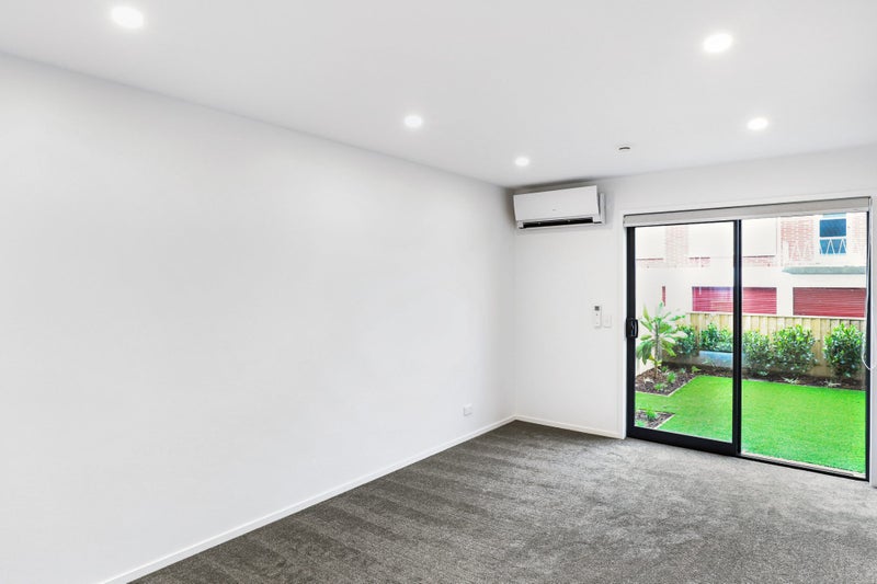 11/10 Willcott Street, Mount Albert, Auckland - Carousel 2