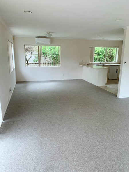 100A Golfland Drive, Golflands, Auckland - Carousel 2